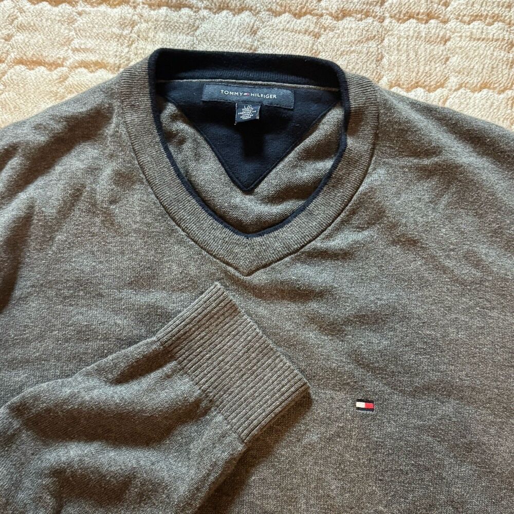 Tommy Hilfiger Men’s Gray Crewneck Sweater Size L 100% Cotton Classic Logo